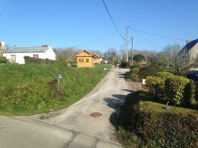 Petit Chalet En Presqu'Iles De Crozon Villa Roscanvel